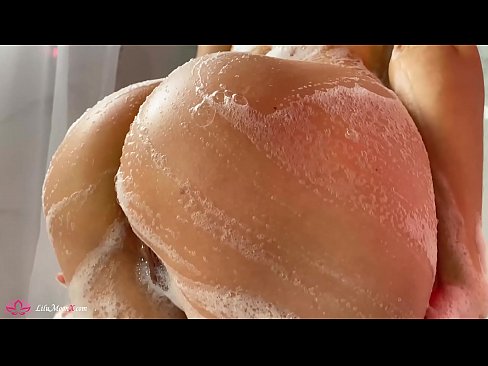 ❤️ Brunetka masturbira pičko z vibratorjem do intenzivnega orgazma pod tušem ❤️❌ Porno pri nas ☑